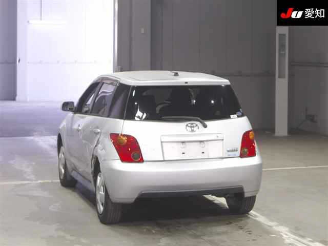 TOYOTA IST