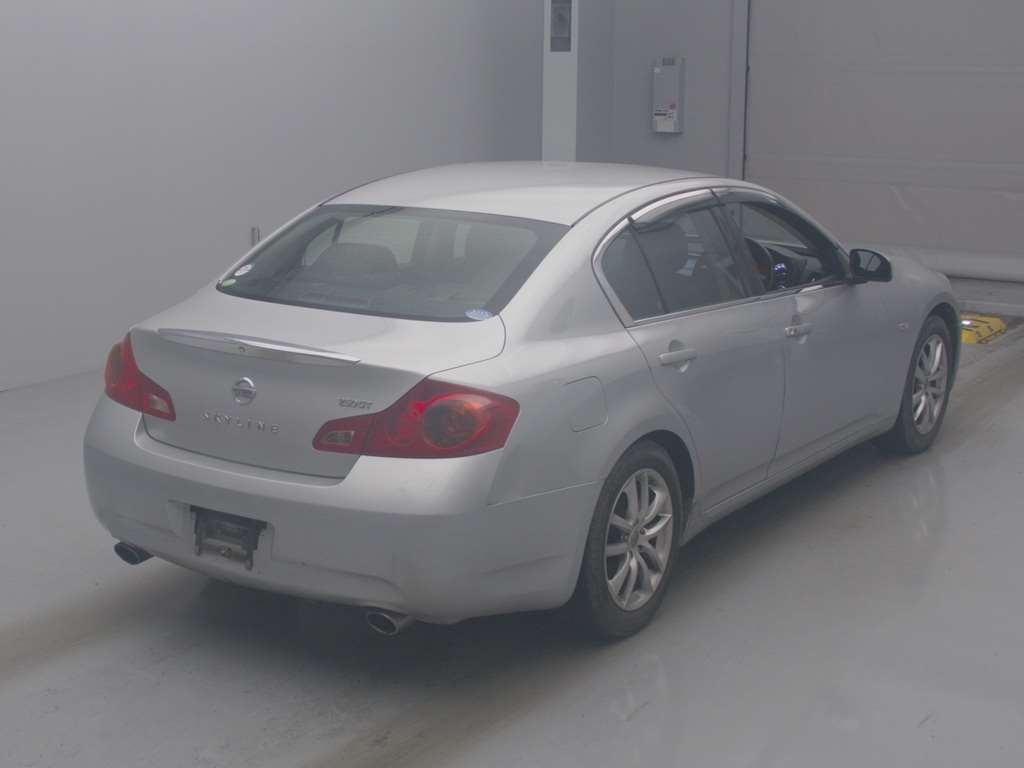 NISSAN SKYLINE