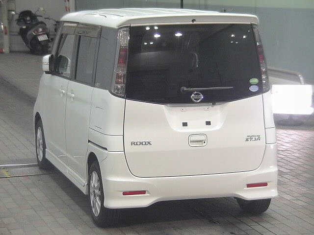 NISSAN ROOX