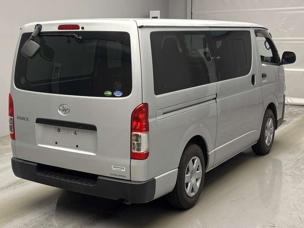 TOYOTA REGIUS ACE