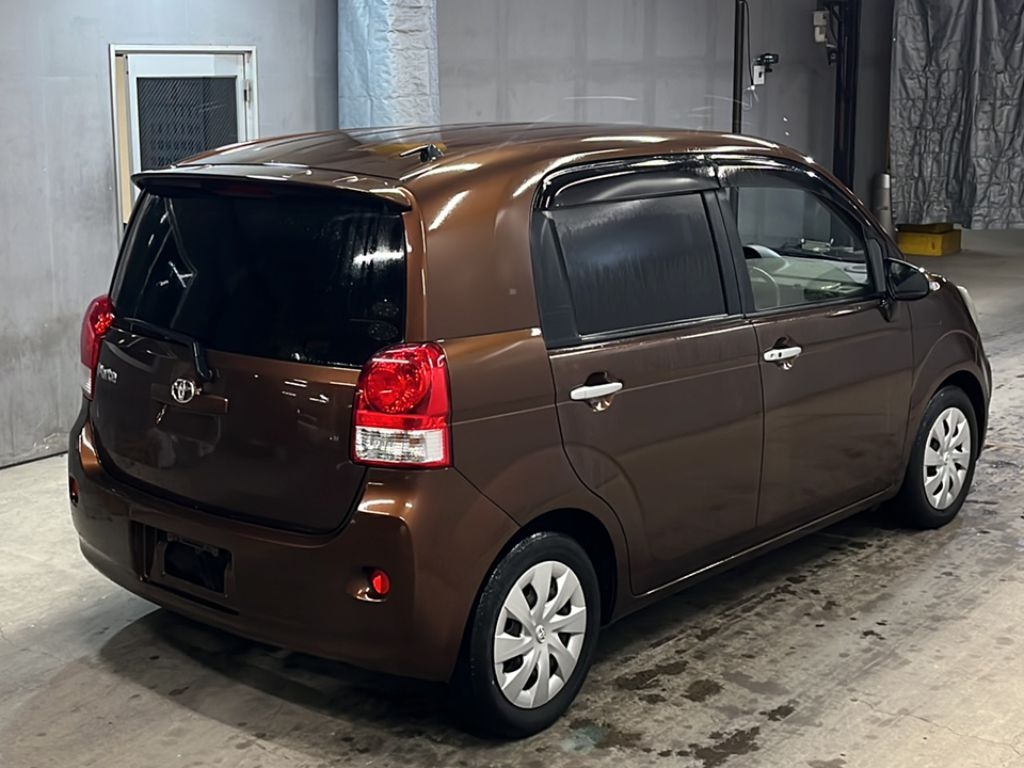 TOYOTA PORTE
