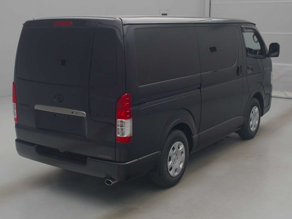 TOYOTA REGIUS ACE