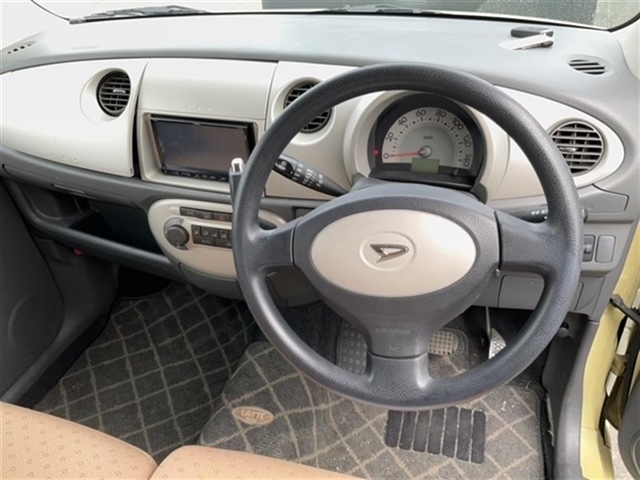 DAIHATSU MOVE LATTE