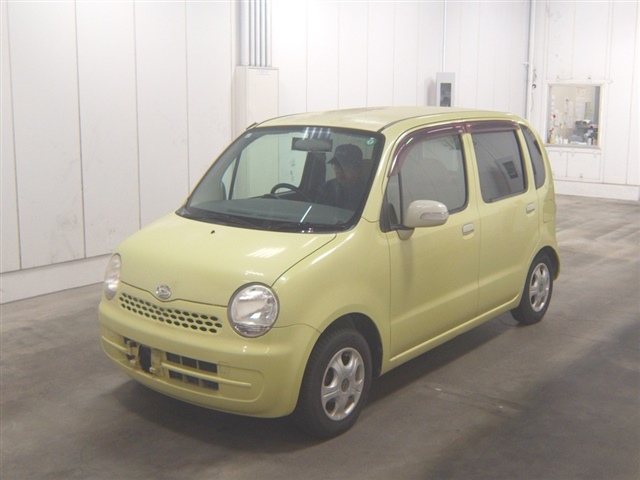 DAIHATSU MOVE LATTE