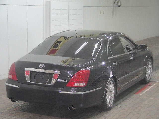 TOYOTA CROWN MAJESTA