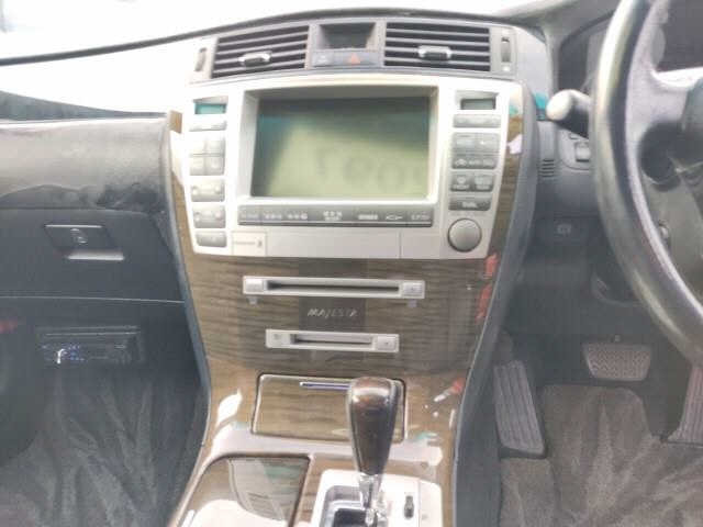 TOYOTA CROWN MAJESTA