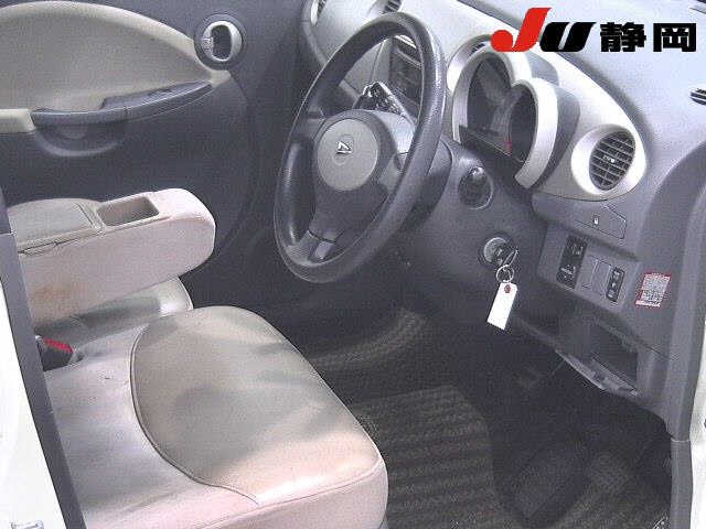 DAIHATSU MOVE LATTE