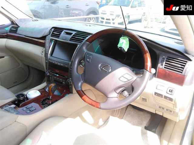 LEXUS LS460