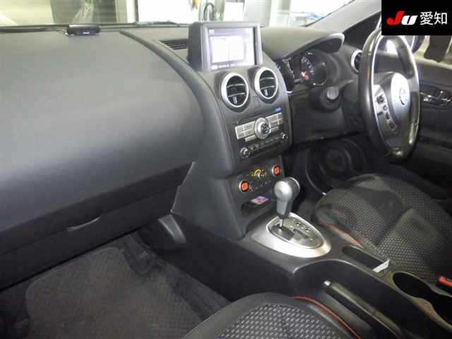 NISSAN DUALIS