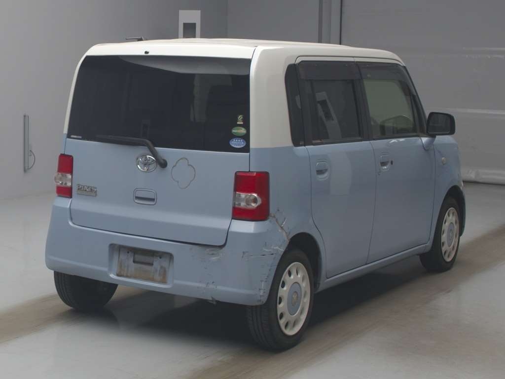TOYOTA PIXIS SPACE