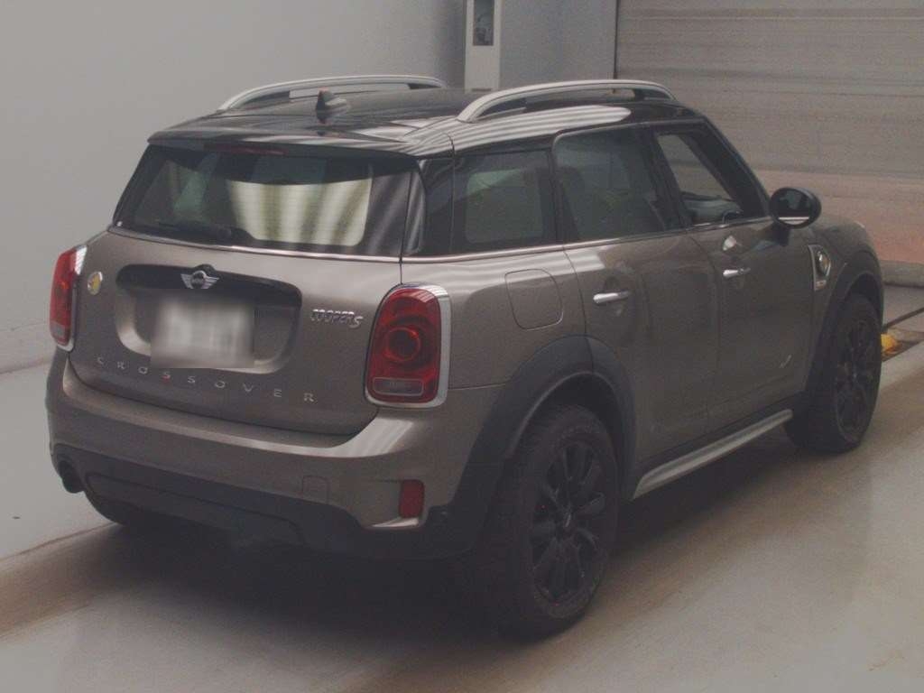 MINI CROSSOVER