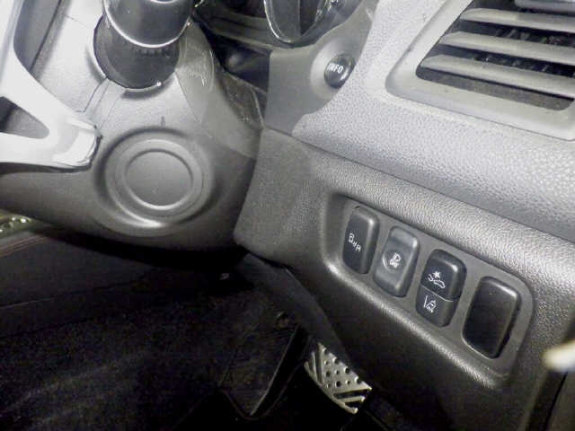 MITSUBISHI RVR