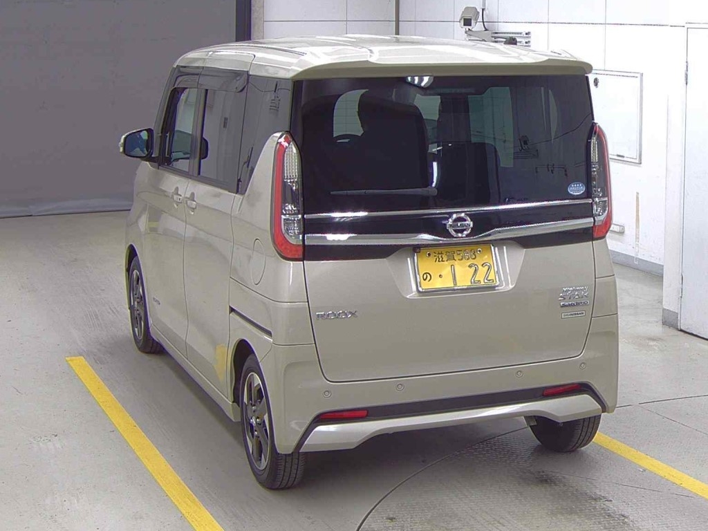 NISSAN ROOX