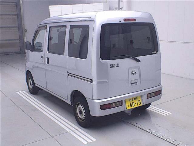 TOYOTA PIXIS VAN