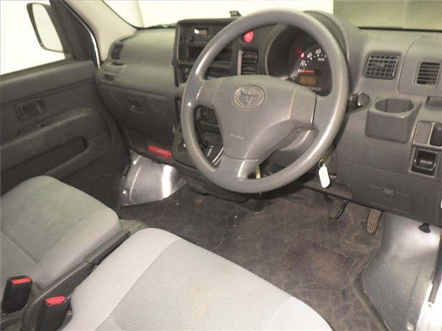 TOYOTA PIXIS VAN