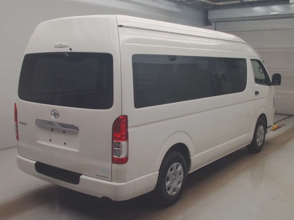TOYOTA REGIUS ACE