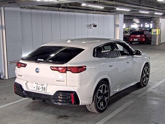 BMW IX2
