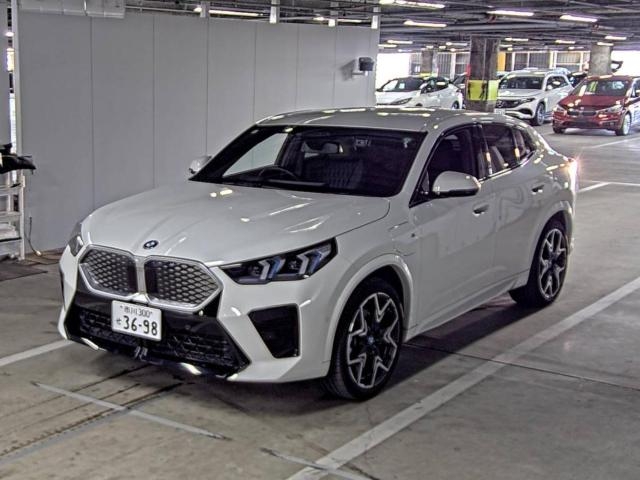BMW IX2