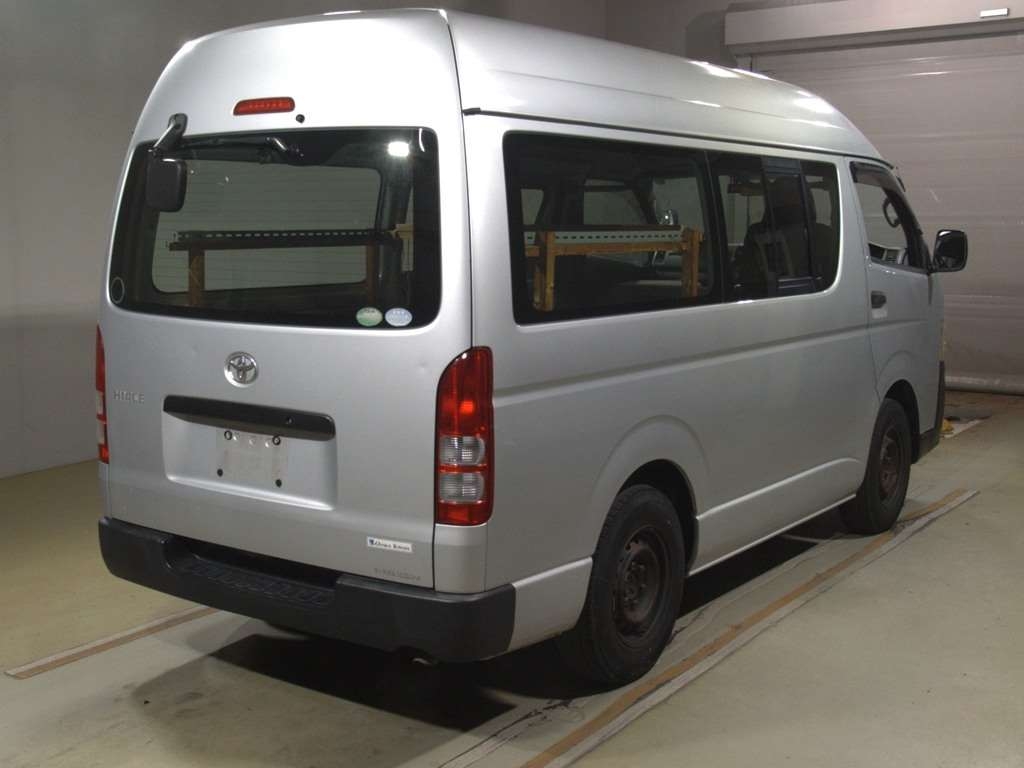 TOYOTA REGIUS ACE