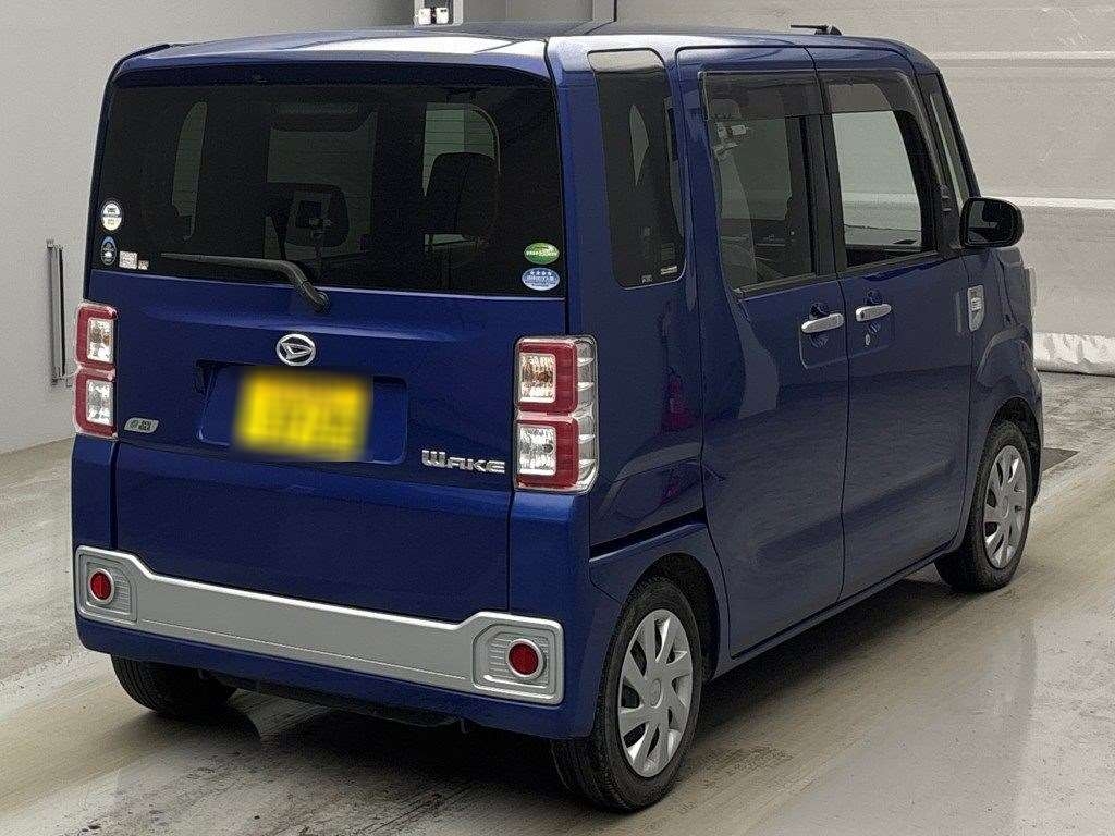 DAIHATSU WAKE
