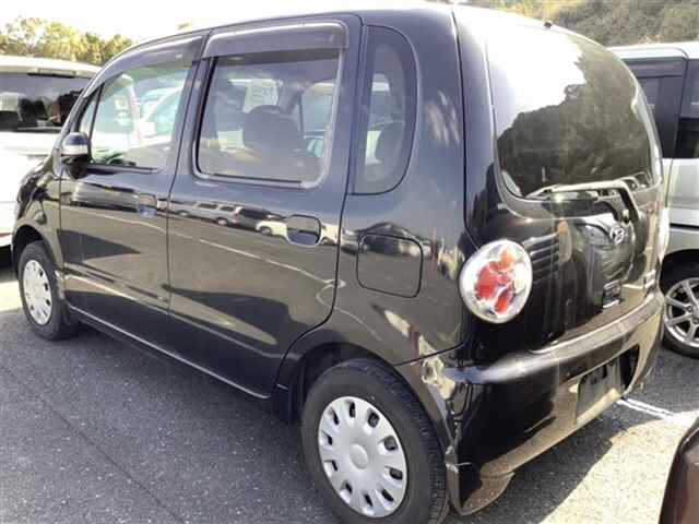 DAIHATSU MOVE LATTE