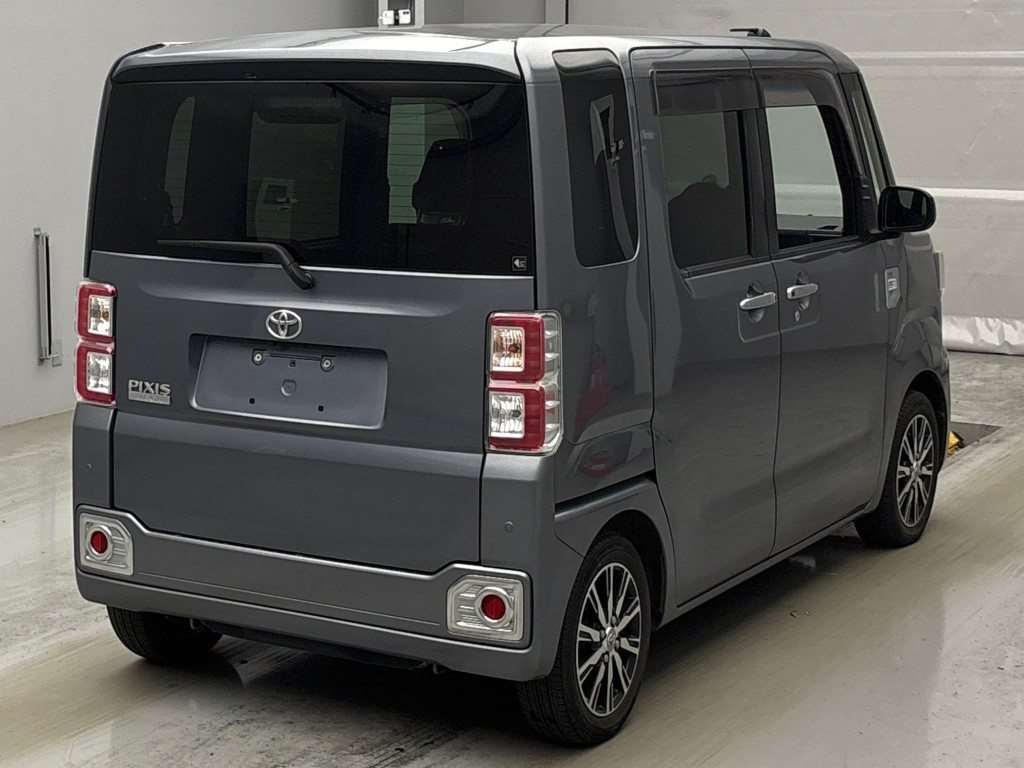 TOYOTA PIXIS MEGA