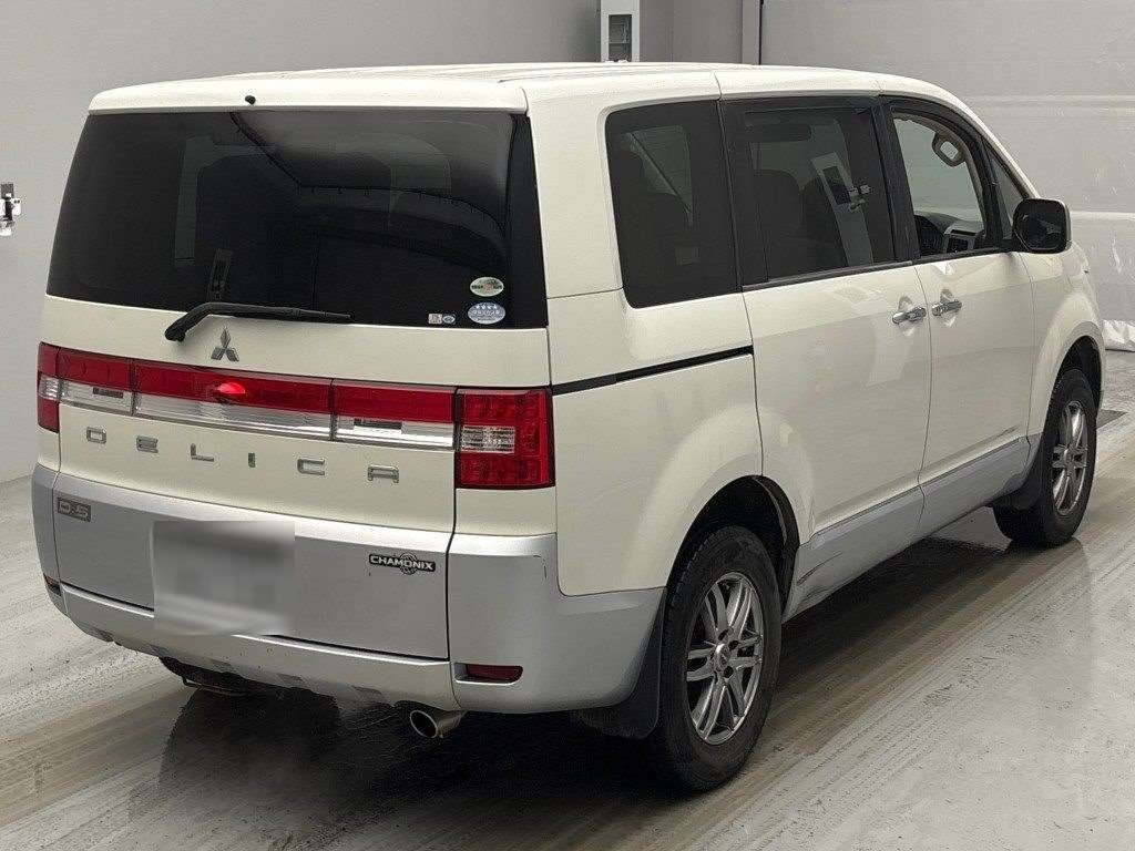 MITSUBISHI DELICA D:5
