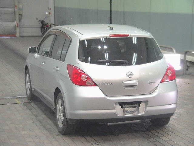 NISSAN TIIDA