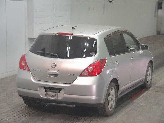 NISSAN TIIDA