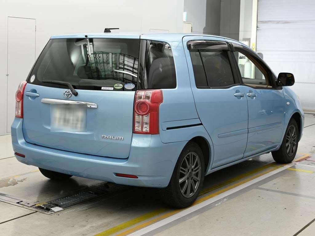 TOYOTA RAUM