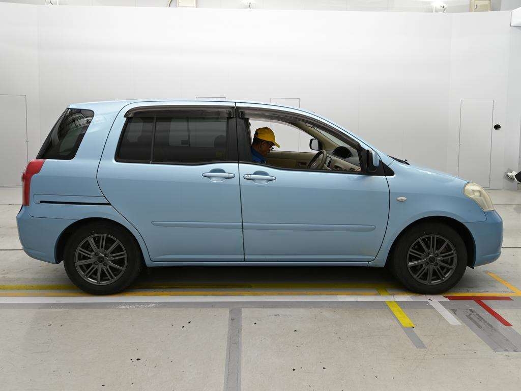 TOYOTA RAUM