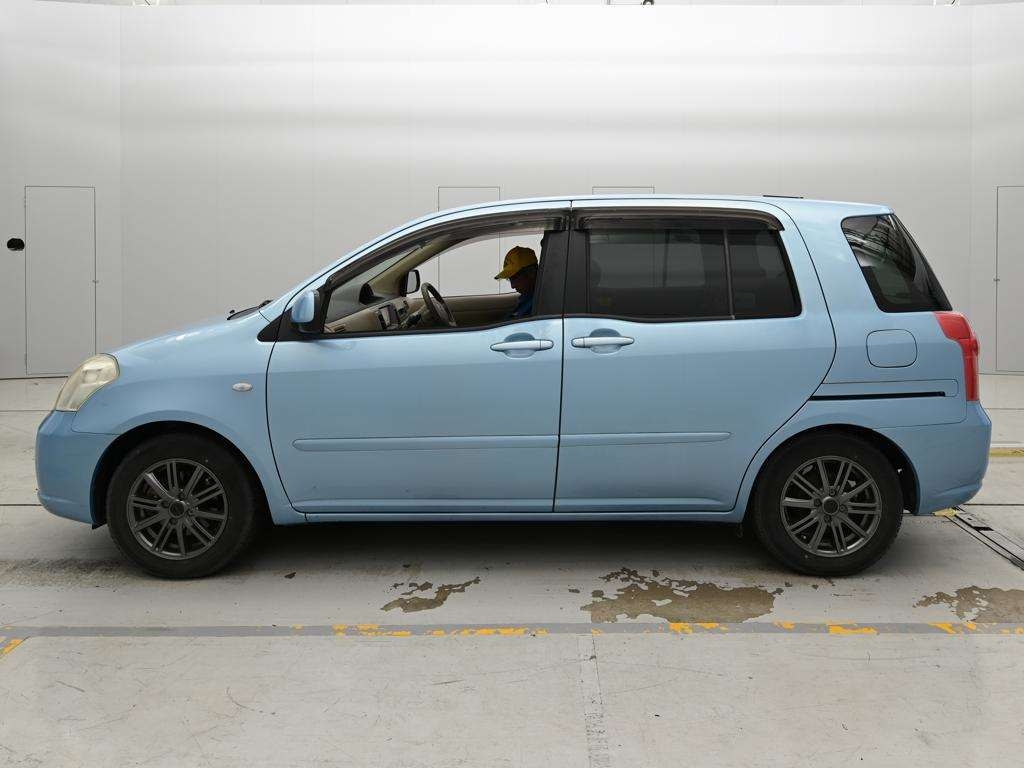 TOYOTA RAUM