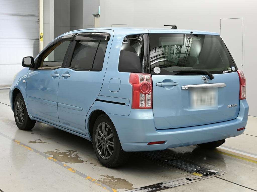 TOYOTA RAUM
