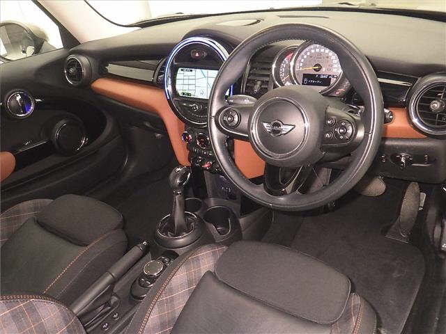 MINI HATCH