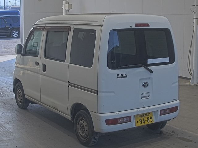 TOYOTA PIXIS VAN