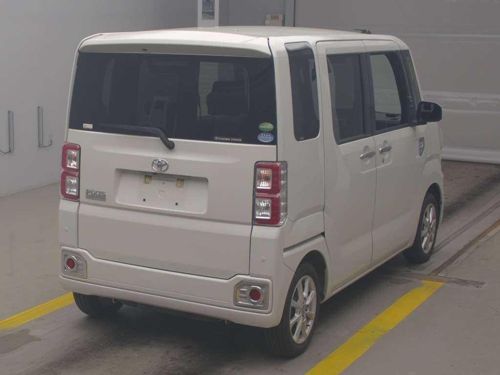 TOYOTA PIXIS MEGA
