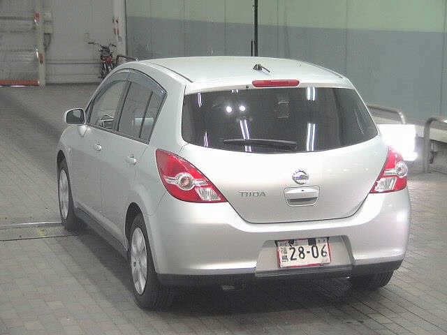 NISSAN TIIDA