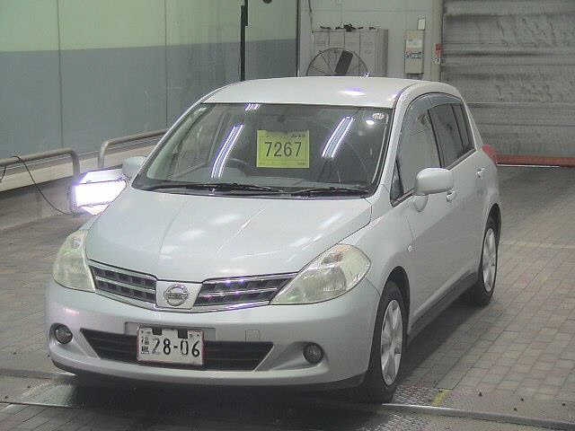 NISSAN TIIDA