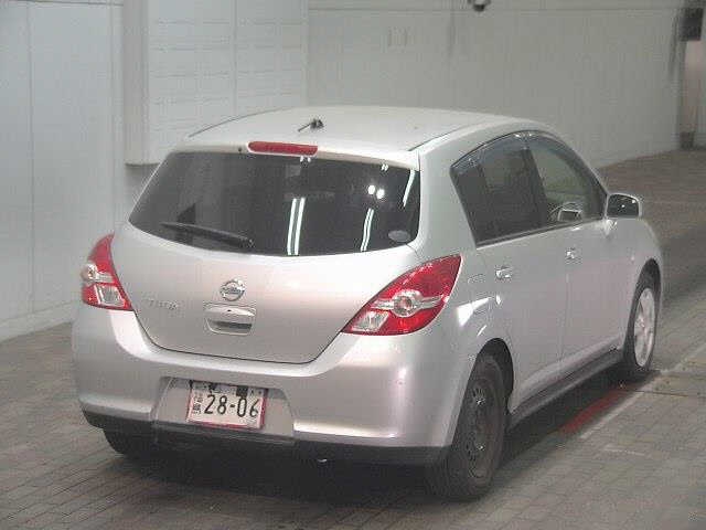 NISSAN TIIDA