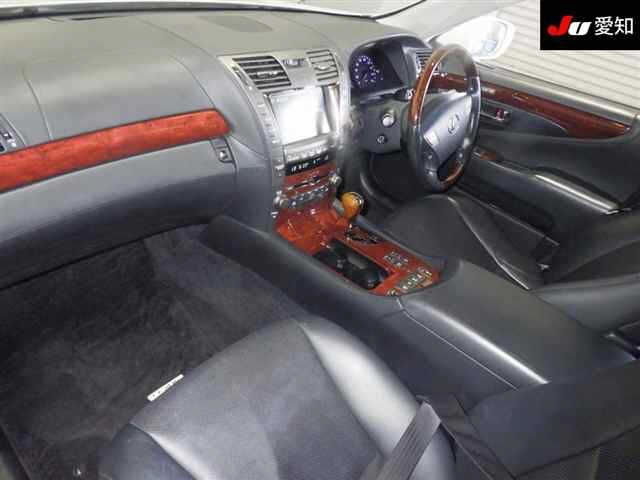 LEXUS LS600H