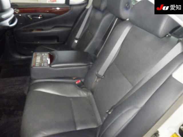 LEXUS LS600H
