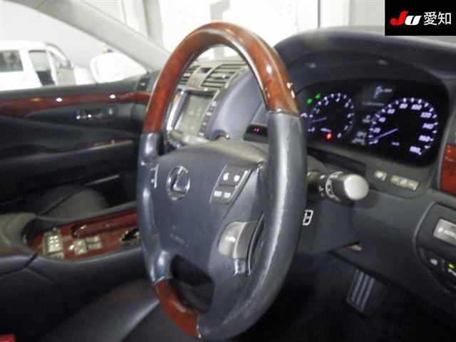 LEXUS LS600H