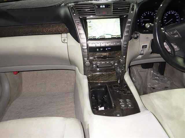 LEXUS LS460