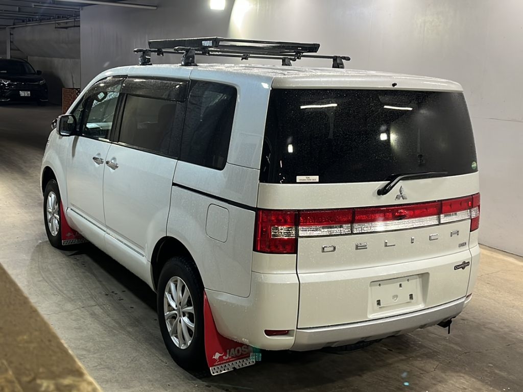 MITSUBISHI DELICA D:5