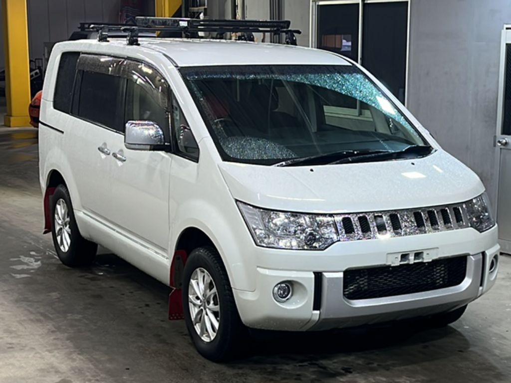 MITSUBISHI DELICA D:5