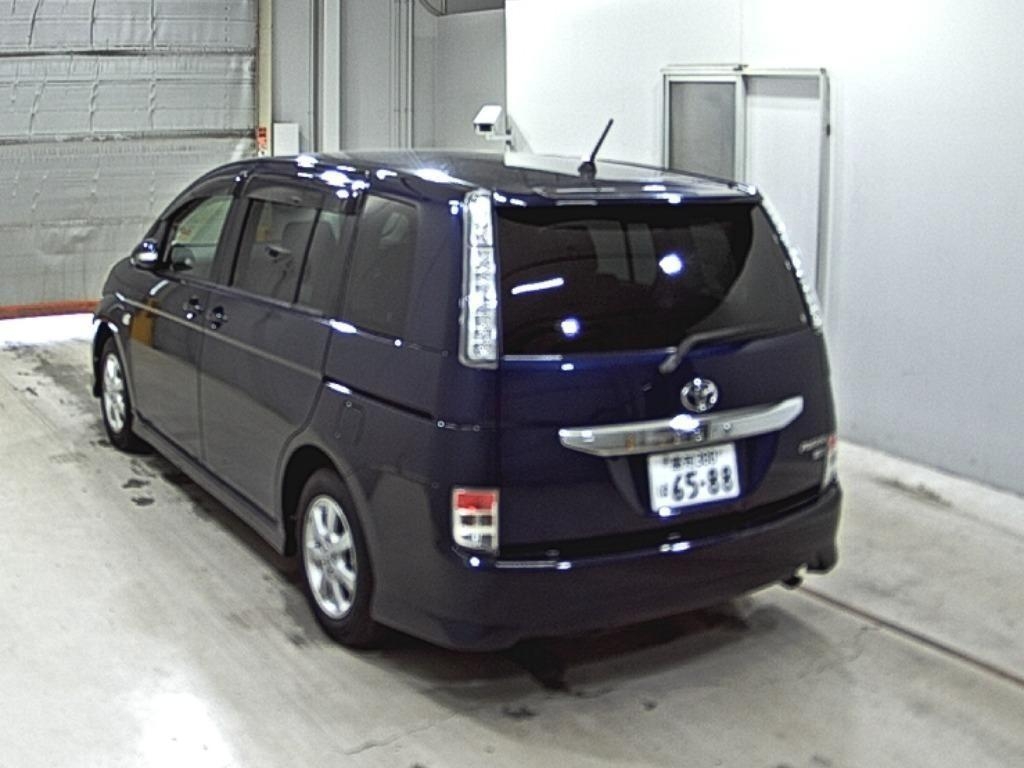 TOYOTA ISIS