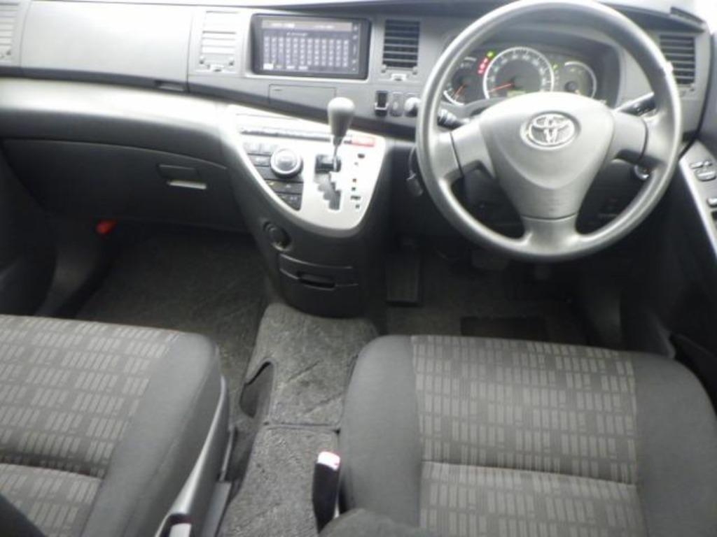 TOYOTA ISIS