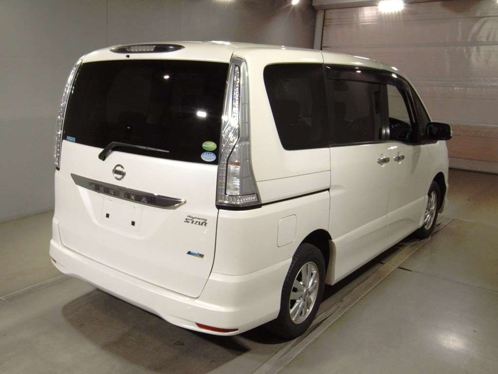 NISSAN SERENA