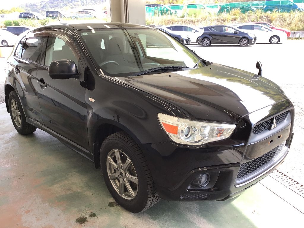 MITSUBISHI RVR