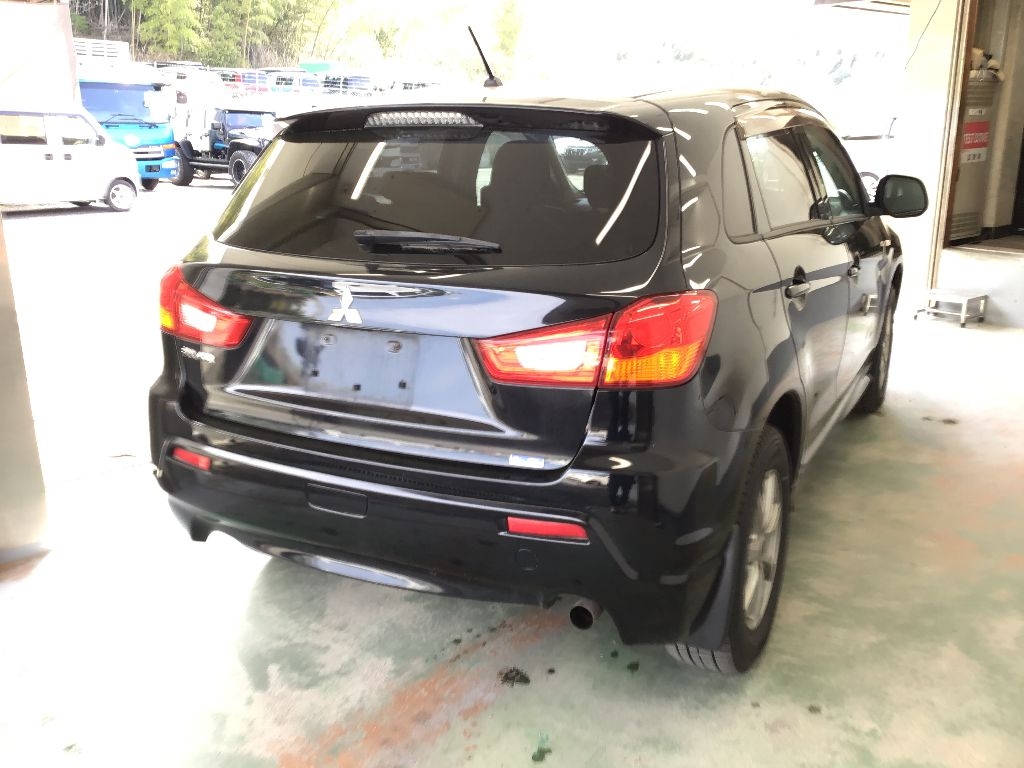 MITSUBISHI RVR